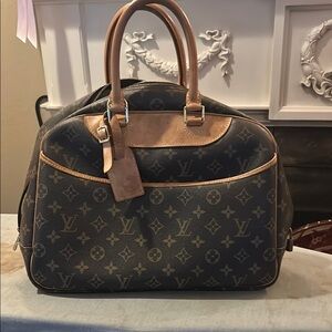 Louis Vuitton Monogram Deauville Bag- Excellent